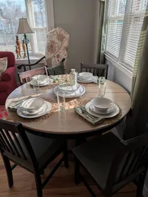 Cozy Home Near Downtown and Fort Leavenworth - Image 2