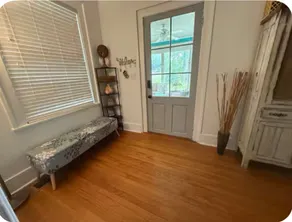 Super cute 3 bedroom with lots of charm and extras - Image 3