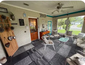 Super cute 3 bedroom with lots of charm and extras - Image 2
