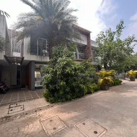 Enfield 3 BHK With Pvt Pool By Mannat Stays - Image 3