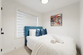 Open Concept Loft 8 mins from Downtown Sleeps 8. - Image 4