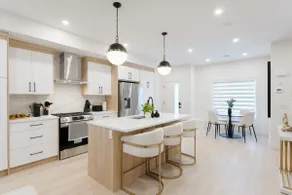 Open Concept Loft 8 mins from Downtown Sleeps 8. - Image 2