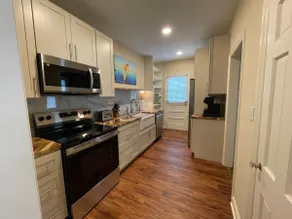The Platform Townhome by Kirk Murphy Hospitality - Image 4