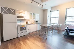 Stylish 1 Bed In Downtown Cincinnati - Image 3