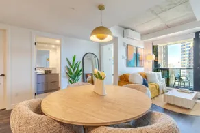 Montreal Grand Escape | Free Parking & Pool - Image 2