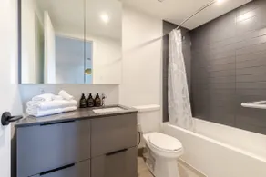 Montreal Grand Escape | Free Parking & Pool - Image 5
