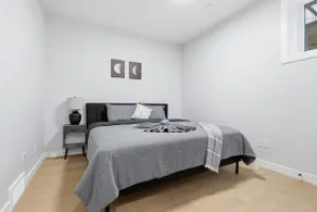 Central 1BR Apartment Near Downtown - Image 5