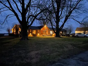 Vast Country House: Country Charm & Rustic Decor - Image 2