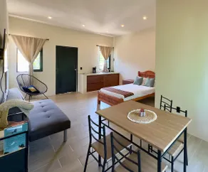 Comfortable apartment with parking | Central loc - Image 4