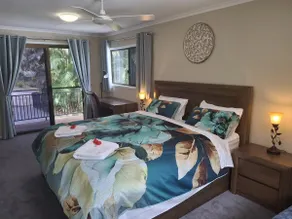 Treetop Retreat with Sunrise and Ocean Views - Image 3