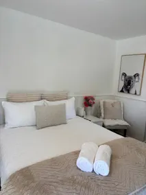 Private Guest Suite with Lake Views | Pet Friendly - Image 2