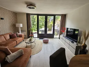 Lake House Grou - Image 2