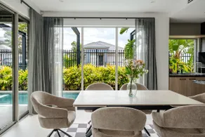 Luxury 4BR Retreat with Pool & Private Spa Bath - Image 4