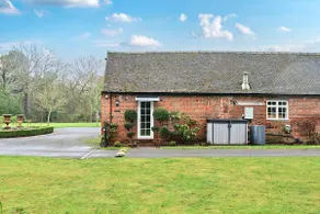 Eagles Nest – Cosy Surrey Countryside Cottage - Image 3