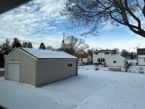 Cozy Little House in Waukesha, Wisconsin - Image 5