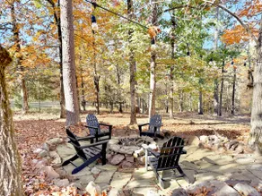 Lake Cabin Near Crater of Diamonds - Image 5