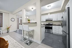 Sleek Grimsby Getaway • Walk to Lake & Wineries - Image 4