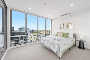 Woden Heaven, Near Hospital n Westfield, Parking - Image 5