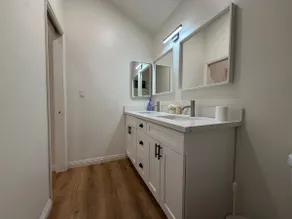 Cozy Back House • Private & Comfortable - Image 5