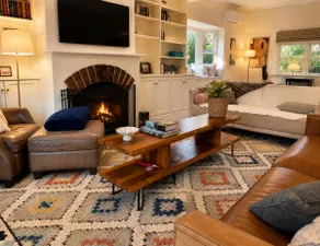 Classic Tudor family home - Image 2