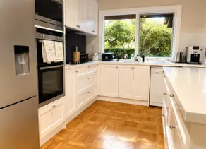 Classic Tudor family home - Image 5