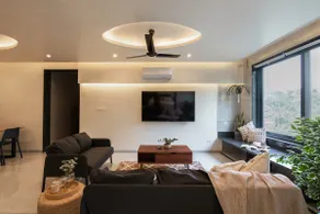 Lux 3BHK | Bathtub | Palm View | Alkapuri Central - Image 5