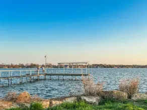 Cowboy Pool, Lake Access, Hilltop Views, Sleeps 8 - Image 4