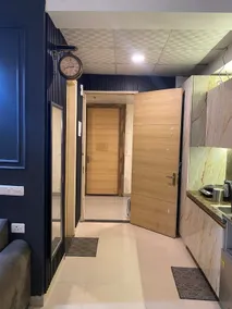 Lavish Studio Room - Gaur City Center - Image 3