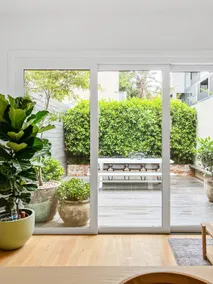 Heart of Fitzroy Designer Terrace with Courtyard - Image 4