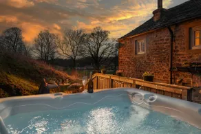 All En-Suite|Hot Tub|Space to Gather|Thoughtful - Image 4