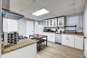 Spacious 2Br home in Malden with AC & heat - Image 4