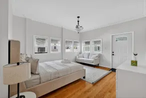 Spacious 2Br home in Malden with AC & heat - Image 3