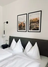 Sunny Alpine Apartment | Relax with Mountain Views - Image 4