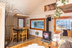 cozy, walkable South End apartment with porch - Image 4