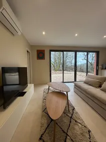 Modern house in the countryside - Image 4