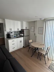 Stylish Guest Suite | Arcade, Patio, BBQ, Fire Pit - Image 3