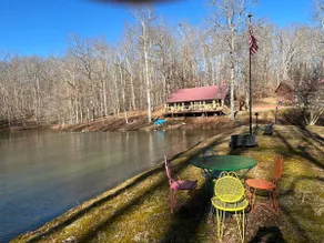 Cozy lake-front 1-bedroom cabin in Sparta, TN - Image 4