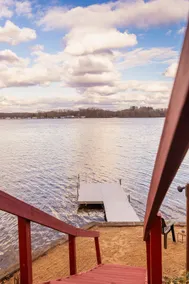 Quiet lakefront cottage with dock, hot tub & porch - Image 4