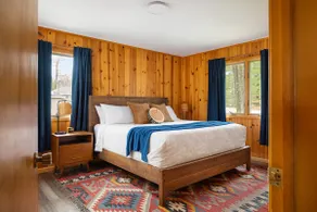 Quiet lakefront cottage with dock, hot tub & porch - Image 5