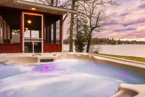 Quiet lakefront cottage with hot tub & fireplace - Image 2
