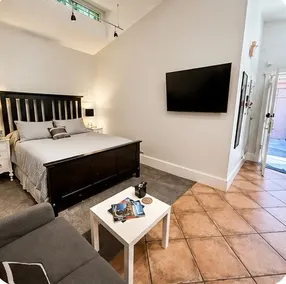 Charming Rockridge Cottage| Walkers’ Paradise - Image 4