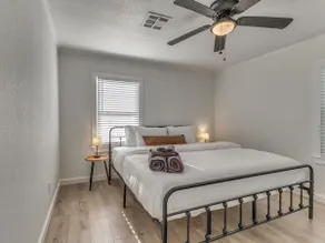 Best Owasso Location-Walk to Downtown-3 Bedroom - Image 3