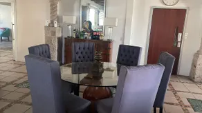 Downtown apartment with beautiful views - Image 4