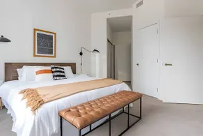 2BR+Den Penthouse | Gym, Pool |Bellevue| Sophari A - Image 3