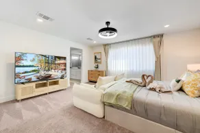 Near Strip •Beautiful 6BR8 Beds•New Furniture - Image 5