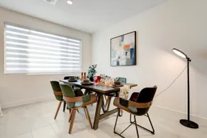 Near Strip •Beautiful 6BR8 Beds•New Furniture - Image 4