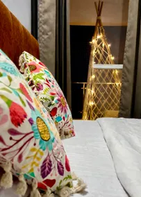 The Hikari Stays | Serene Retreat near Ganga - Image 4