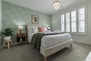 Chic Central Cheltenham Home for 8 - Image 2