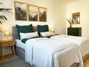Green rooms - Image 2