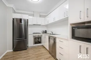 KozyGuru | Penrith | Spacious Ground Floor Gem - Image 4